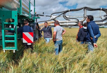 Des temps de terrain sont prévus pour découvrir des innovations permettant l'autonomie et la performance économique.