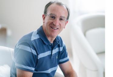 Samuel est viticulteur.