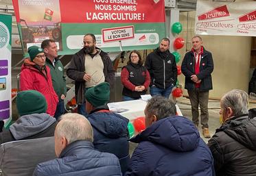 La FNSEA 16 et les Jeunes Agriculteurs ont reçu Jérôme Volle, vice-président de la FNSEA, et François-Xavier Hurpin, secrétaire général des Jeunes Agriculteurs. À lire dans la Vie Charentaise du 24 janvier.