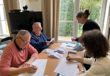 Le dépouillement, qui s'effectuait pour les deux départements à La Rochelle, a rapidement mis en valeur les deux listes ayant attiré le plus de votes : Fnsea-JA et Coordination Rurale.