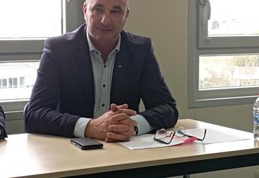 À 53 ans, Denis Mousseau embrasse sa nouvelle fonction avec la volonté de "faire revenir de l'économie dans les fermes".