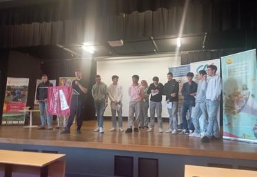 Par groupe, les jeunes ont restitué, pendant 10 minutes, leur étude de cas "installation".