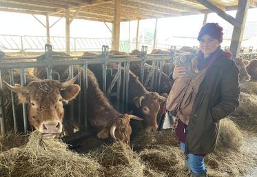 Marie Polo-Riva s'est installée au 1er janvier à Esse avec son compagnon Julien. Ils ont repris une exploitation en bovin allaitant dans laquelle ils vont réintroduire des ovins.