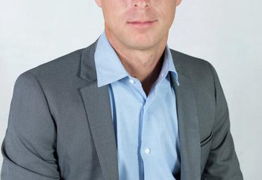 Antony Letourneau, 41 ans, élève 350 chèvres à Mortiers (17) et exploite un vignoble de 20 ha en appellation Cognac. Installé en 2004, il a rejoint le conseil d'administration de Terra Lacta en 2013, avant de devenir vice-président en 2018.