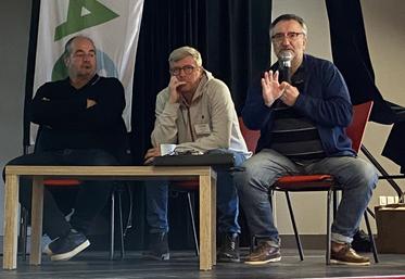 Jean-Yves Verhaeghen, président des Cuma des Charentes, lors de l'assemblée générale, le 14 mars à Taponnat.