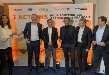 Le 26 février au matin au Salon de l'agriculture, Karine Le Marchand (L'amour est dans le pré)a réuni les dirigeants de Carrefour, Coopérative U, Intermarché, Auchan et Casino.