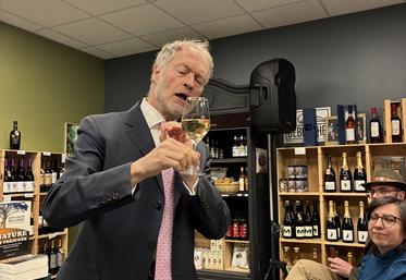 Le biologiste Marc-André Selosse a captivé son auditoire en présentant le rôle des tannins dans le vin.