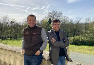 Frédéric Audurier et Guy Talineau (directeur et président de la FDC 79) plaident pour une chasse assumée et reconnue pour son utilité publique.