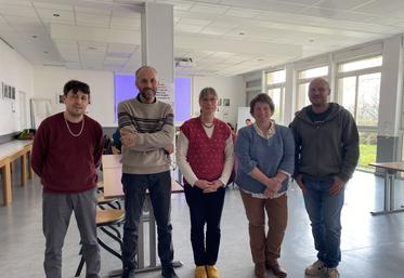 Damien Poisbleau, animateur de Chevriers 79, Joël Forêt, trésorier, Tiana Fadat et Caroline Comte, coprésidentes, Romain Verrier, membre du bureau.
