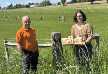 Marie Boulette et Éric Sabourin sont fiers de réaliser leurs produits laitiers de brebis en maîtrisant toutes les étapes de la production.