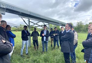 Les experts de Valeco ont présenté le projet au préfet de la Vienne, Serge Boulanger (à droite).
