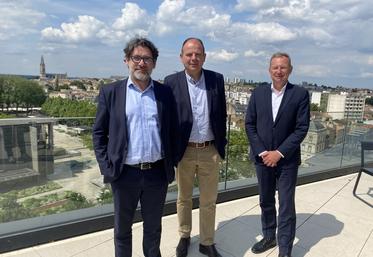 De gauche à droite : Fabrice Lepigeon, directeur général, Stéphane Cools, président, et Loïc Jouanneau, directeur général délégué.