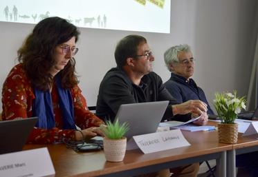 De gauche à droite : Laurianne Tavernier (DDETSPP), le président du GDS 16 Bruno Hallais et le directeur Jacques Jauffreau.