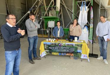 Le point presse d'Agrobio 79 se tenait chez le polyculteur éleveur Thomas Aubrun, à Gourgé.