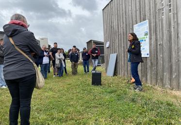 À droite, Sandra Novak, ingénieure de l'Inrae, présente le programme OasYs. Le système a permis de rétribuer plus de 3 Smic par UMO en 2022, malgré des conditions météo difficiles.