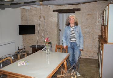 Corinne Guillochet-Artus aime accueillir ses hôtes dans son gîte voisin de son habitation.