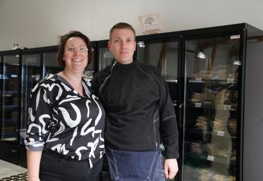 Juliette Debien, à côté de son frère Clément (photo d'archives).