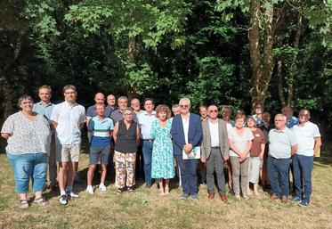 "Je suis plutôt fier de la confiance qui m'est accordée", a déclaré Jean-Marie Gautier après son élection (ici entouré des administrateurs et membres du Bureau).