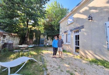 Actuellement, un couple d'Américains, Brian et Karen, loge dans le gîte de Saint-Léger-de-Montbrillais.