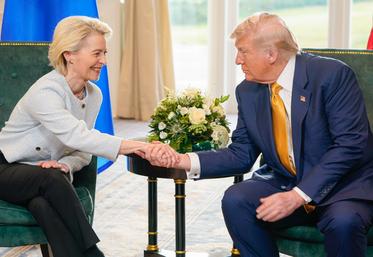 L'accord annoncé par Ursula von der Leyen et Donald Trump le 27 juillet instaure une barrière douanière de 15 % sur les exportations européennes aux États-Unis.