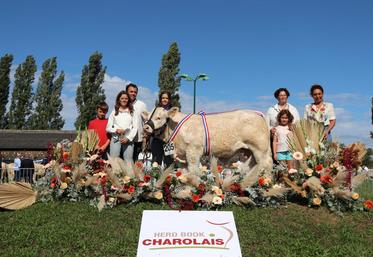 Agakhan, du Gaec Besson (58), a été adjugé 42 300 euros.