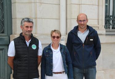 Christophe Puisais, Aurélie Fleury et Mathieu Sourisseau de la FNSEA 86.
