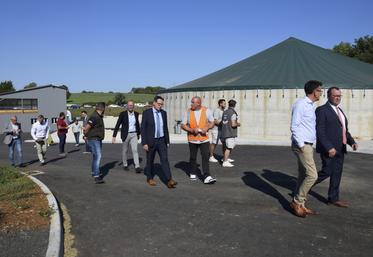 Le préfet a visité l'unité guidé par Cédric Larapidie.