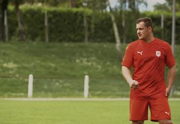 Baptiste Mirebeau, agriculteur à La Chapelle-Bâton dans la Vienne, défenseur du Stade Ruffécois.