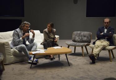 Le journaliste Olivier Dauvers était l'invité du Crédit Agricole. Il a échangé avec Céline Peloquin (Les Fermes de Chassagne) et Antoine Galinat (La Ferme de Vialat).