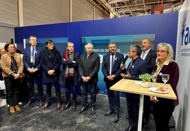 De nombreux élus de la Vienne étaient présents.