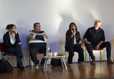 De gauche à droite ; Ludivine Thibaud, Mickael Viaud, Laëtitia Plumat et Frank Olivier.