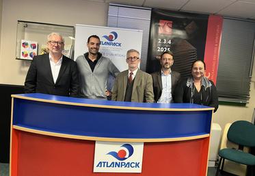 De gauche à droite : Jean-Christophe Boulard, délégué général d'Atlanpack ; Yohan Curtan, chargé de mission ; Jean-Pierre Bernadet, président de l'association ; Charles-Henri de Robillard, trésorier ; Christelle Guérin, assistante commerciale et communication.