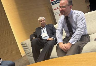 François-Xavier Vigneras, président de l'UIMM Charente, et Frédéric Gonand, docteur et professeur en économie,