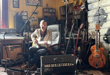 Jeff Marschalle est musicien dans la Vienne depuis une trentaine d'années.