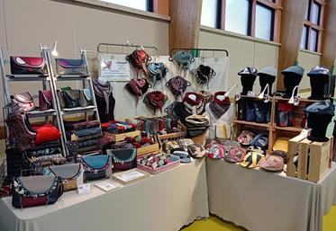 les créations textiles de créasof s'adressent aux femmes et aux hommes.