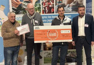 Denis Cardinault et le Domaine de Puygrelier ont remporté le Grand Prix "J'agis pour réduire" organisé par Calitom, le syndicat mixte de collecte et de traitement des déchets ménagers. Un prix qui va lui permettre de financer deux projets de réduction de déchets.