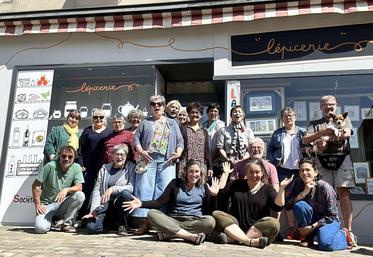 L'équipe de Lépicerie était mobilisée pour les fêtes de Noël. Préparation de colis gourmands et participation aux animations prévues par la ville étaient au programme.