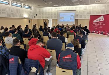 La salle de Sèvres-Anxaumont a fait le plein.