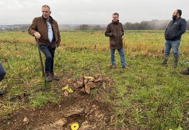 Christian Daniau, céréalier à Puyréaux, aux côtés du président national de la Fop, Benjamin Lammert et du président de la FNSEA 16, Jean-Bernard Sallat (de gauche à droite).