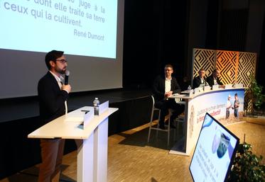 Les responsables de la coop ont signalé qu' un complément de prix de 30 € a été récemment décidé pour le tournesol, portant le prix d'acompte à 500 €.