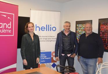 Léa Monnier, responsable secteur public chez Hellio ; Pascal Monier, élu chargé du développement durable à Grand Angoulême et Dominique Pérez, conseiller délégué aux travaux et voiries.