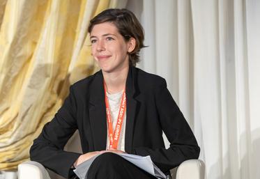 La maraîchère lot-et-garonnaise porte un projet agrivoltaïque depuis 2021. "Je suis rattachée à un projet de 87 hectares avec mon voisin. Mon projet concerne 2,5 hectares en plantes aromatiques et médicinales, pour un potentiel de 2 MW. Il est porté par GLHD et purgé de tout recours. Le raccordement au réseau électrique avec RTE est incertain. J'espère le voir aboutir en 2031".