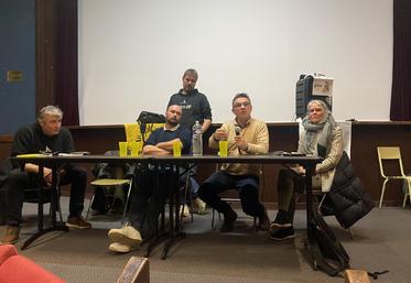 Les représentants de la Confédération paysanne au national et en Deux-Sèvres, ceux du GDS 79 ainsi que la directrice par intérim de la DDETSPP, sont venus faire un point sur la dermatose nodulaire contagieuse.