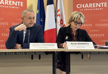 Jérôme Sourisseau, président du Département de la Charente, et Nicole Bonnefoy, coprésidente, avant le vote du budget.