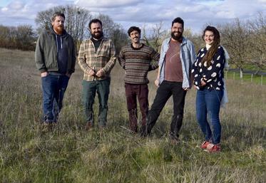 De gauche à droite : David Allaire, Alexandre Duret, Lennan Bate, Thomas Gaudaire-Thore et Emma Métayer.