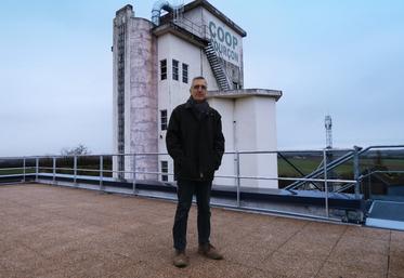 "Nous restons un petit moulin, mais nous voulons mettre en avant la traçabilité, la production locale, les circuits courts", explique Luc Servant.