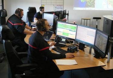 Le centre de traitement des appels du Sdis 17 à Périgny a traité environ 187 000 appels au secours en 2025.