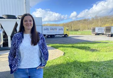 "Nous sommes des marchands de viande. Nous fournissons des carcasses à des grossistes et boucheries, ou directement des animaux à d'autres abatteurs", indique Julie Auburtin.