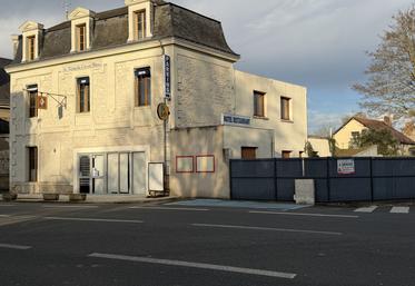 L'hôtel-restaurant des Ormes est à vendre.