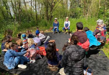 La journée de ce dimanche 29 mars sera ponctuée par une chasse aux œufs mais aussi une gratiferia et des contes en pleine nature.